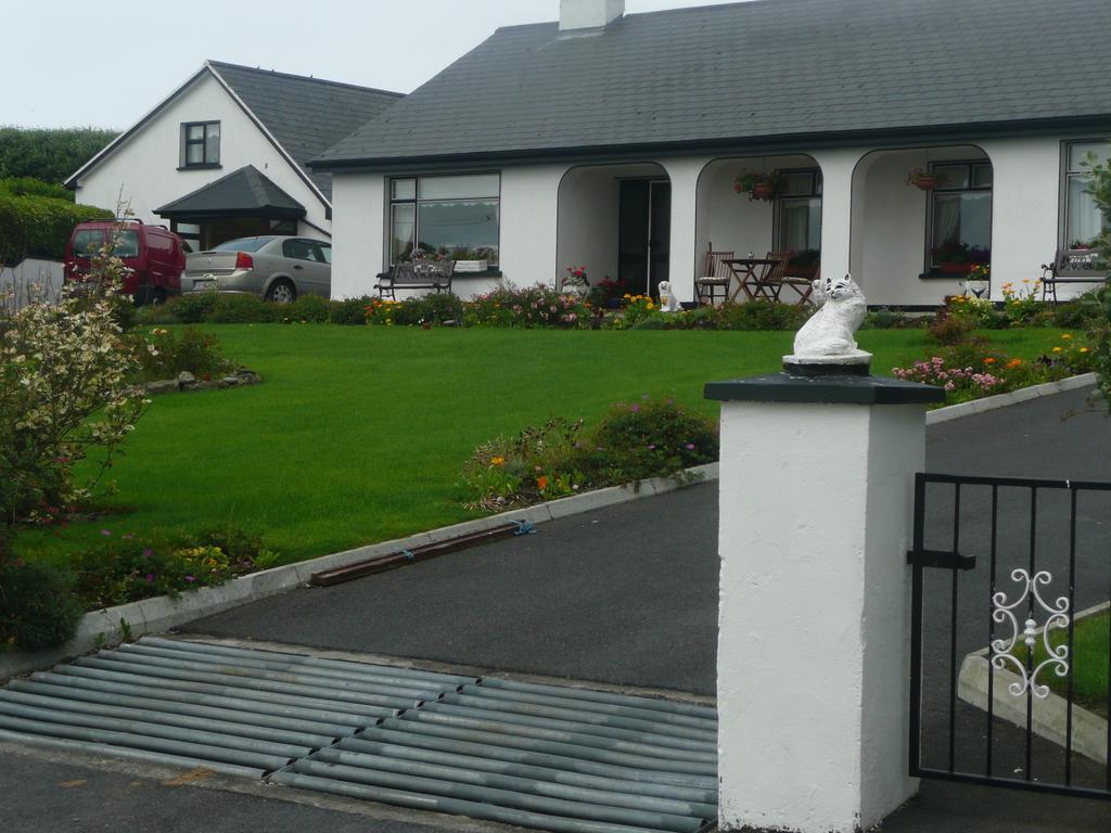 The Three Arches Bed & Breakfast Louisburgh Exterior photo