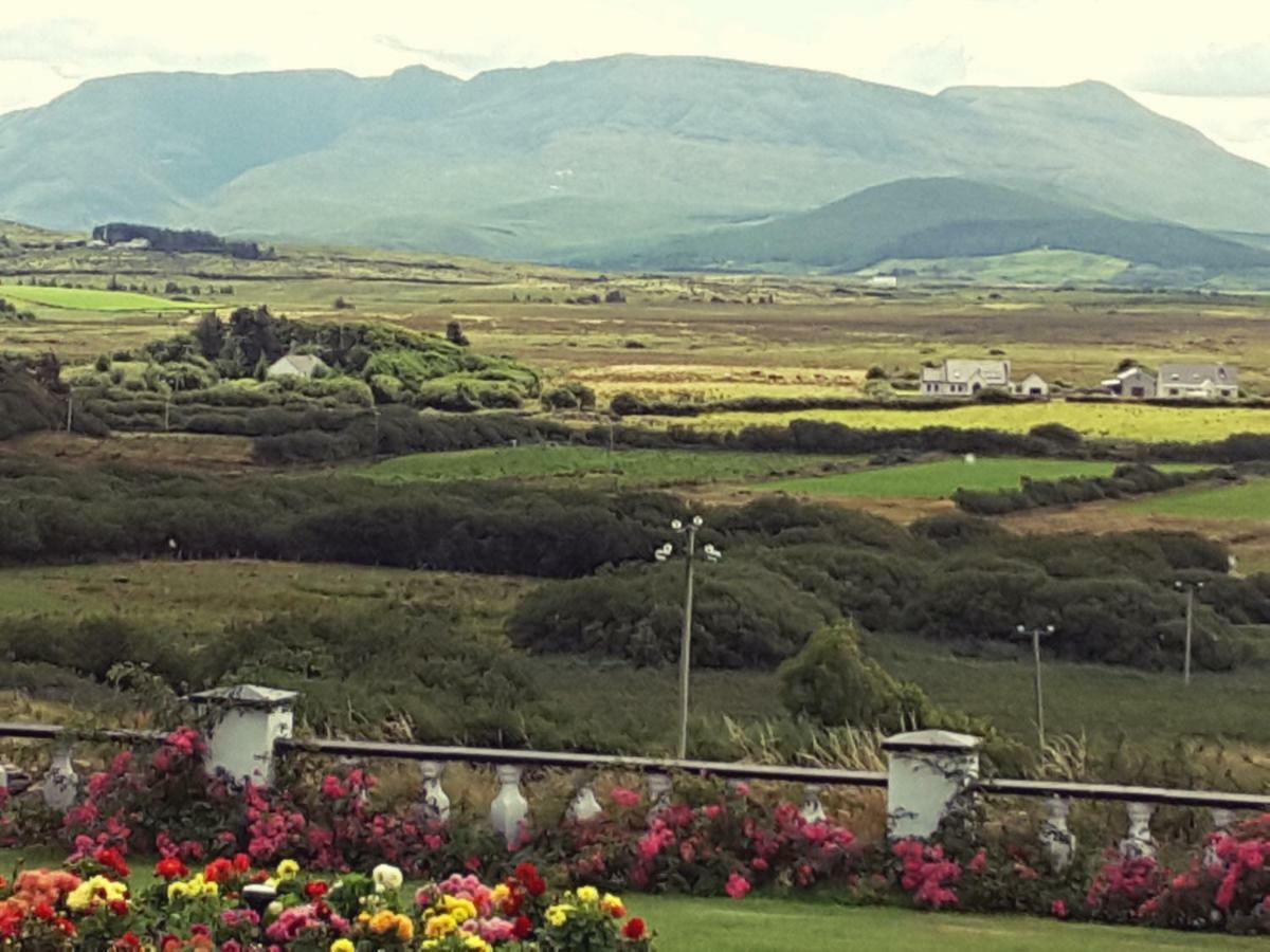 The Three Arches Bed & Breakfast Louisburgh Exterior photo